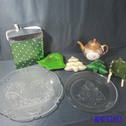 lot 139 image: Holiday Entertaining Dishes
