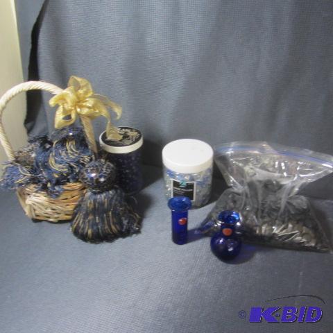 lot 165 image: Vases & Stones
