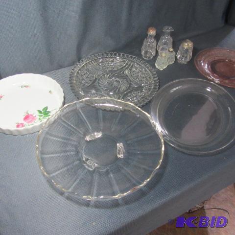 lot 173 image: Fancy Glass Platters, S&P Sets