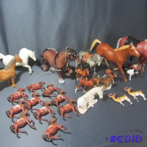 lot 176 image: Horse Figures, Cake Toppers