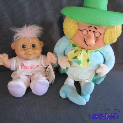 lot 211 image: Pookie & Mrs. Beasley