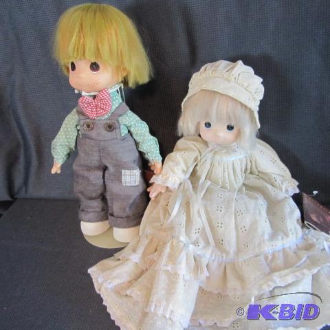 lot 220 image: Precious Moments Dolls