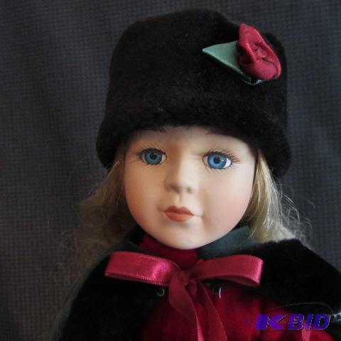 lot 232 image: Seymour Mann Doll