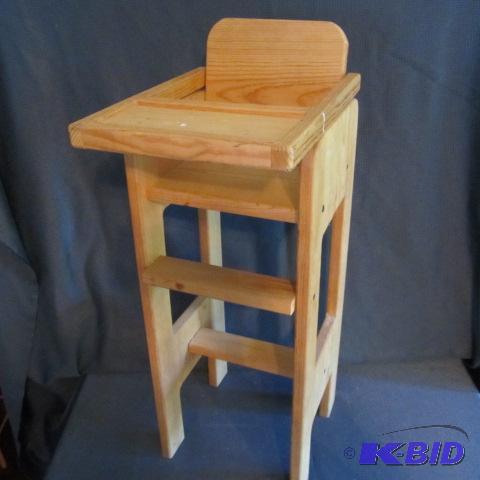 lot 238 image: Doll Highchair