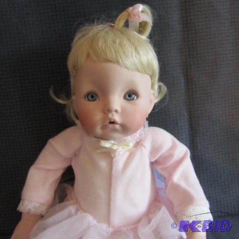 lot 256 image: Sugar Plum, Dianna Effner