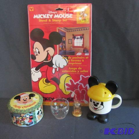lot 260 image: Disney Collectibles