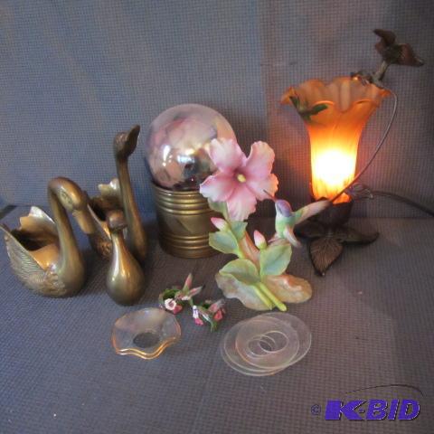 lot 268 image: Figural Lamp, Hummingbirds