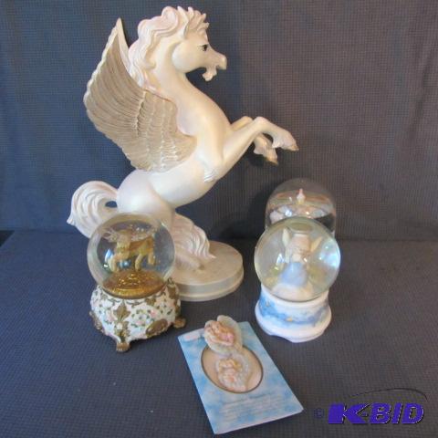 lot 273 image: Unicorn, Music Globes
