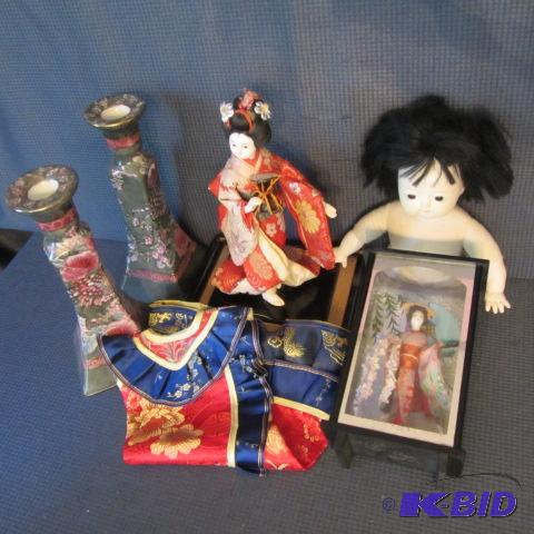 lot 275 image: Oriental Dolls, Candle Holders