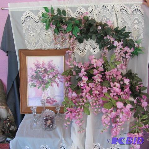 lot 298 image: Lilac Art, Flowers, Lace