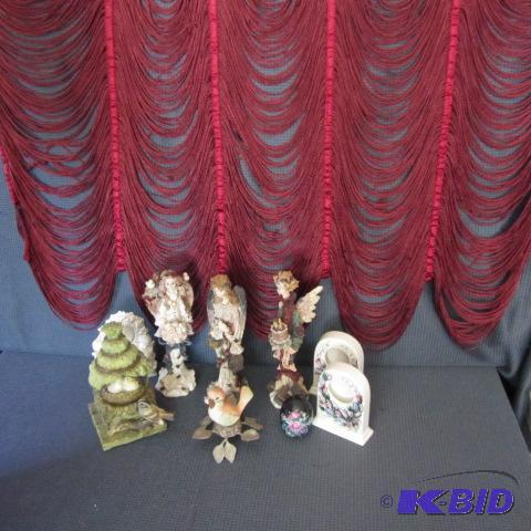 lot 300 image: Boyds Bear, Snow Globe, Valances