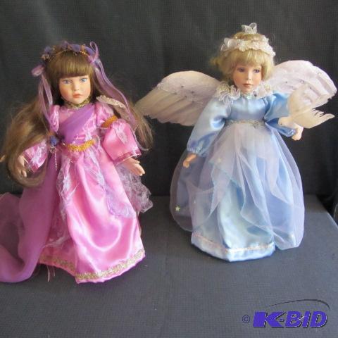 lot 32 image: Dolls with Patricia Rose