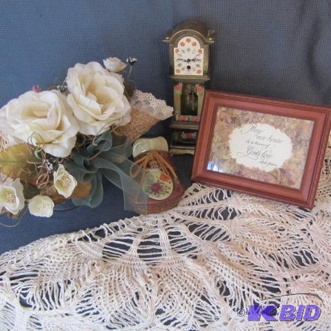 lot 330 image: Clock, Shoe, Fancy Lace