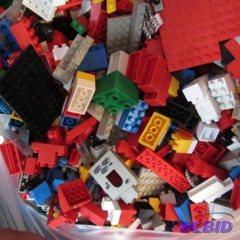 lot 340 image: Lego Blocks, People, Animals