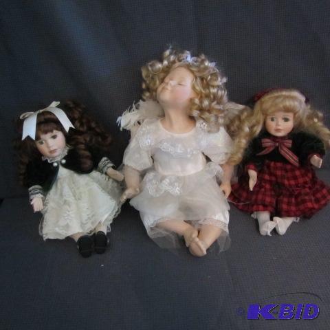 lot 35 image: Music Box Dolls