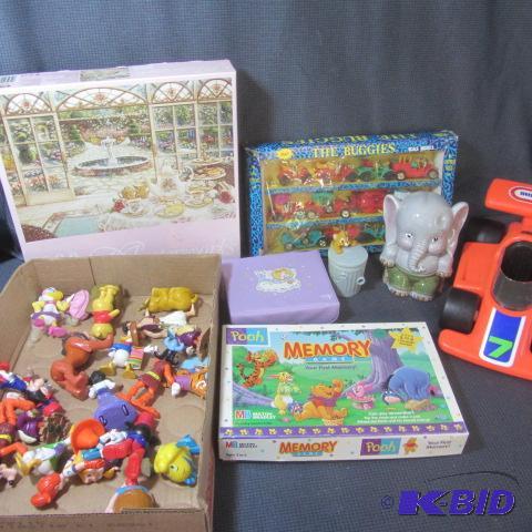 lot 362 image: Disney, Pooh, Toys, Chair