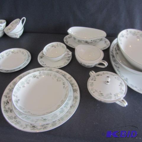 lot 366 image: Noritake N China Dinner Set