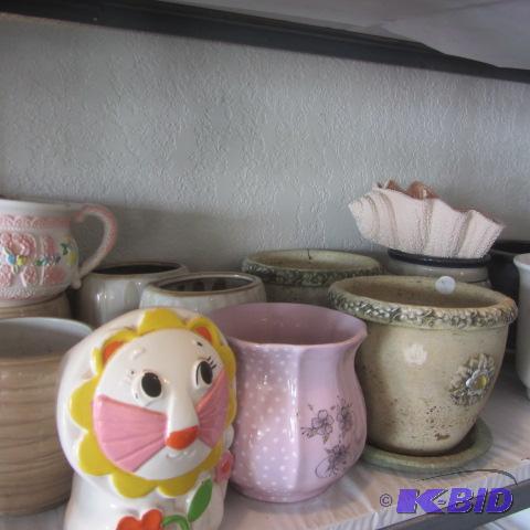 lot 368 image: Variety of Planters