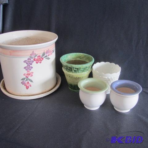 lot 372 image: Planters, Violet Planters