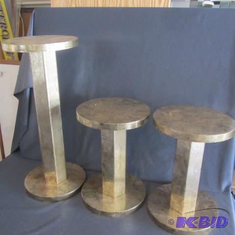 lot 374 image: Plant Pedestals