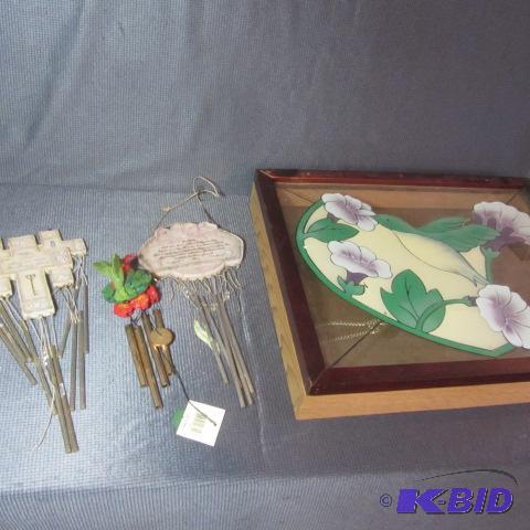 lot 396 image: Hummingbirds & Wind Chimes