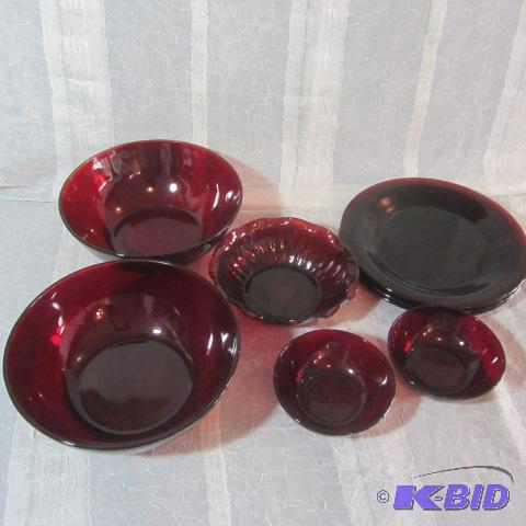 lot 404 image: Ruby Glass Serving Dishes