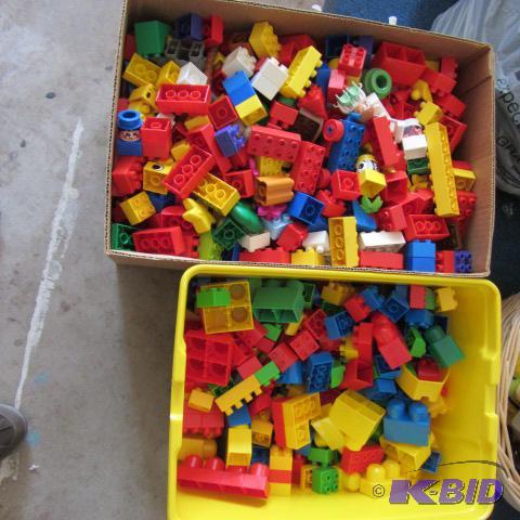 lot 436 image: Duplo Blocks