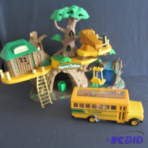 lot 454 image: Crayola Bus