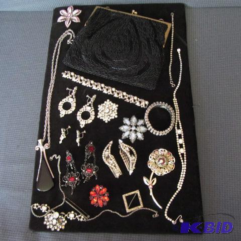 lot 457 image: Beaded Purse, Costume Jewelry