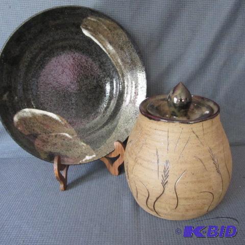 lot 467 image: Pottery Bowl, Cookie Jar
