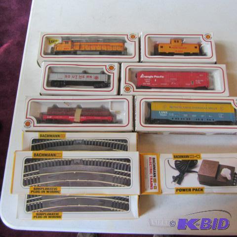 lot 472 image: Model Train, Union Pacific