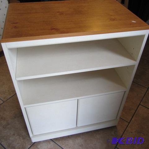 lot 478 image: MicrowaveUtility Cart