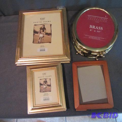 lot 483 image: New Photo Frames
