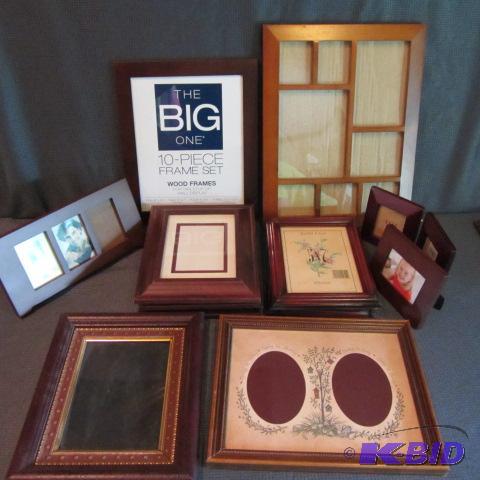 lot 484 image: New Photo Frames