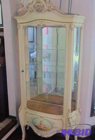 lot 5 image: Fancy China Cabinet