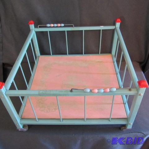 lot 54 image: Vintage Doll Playpen