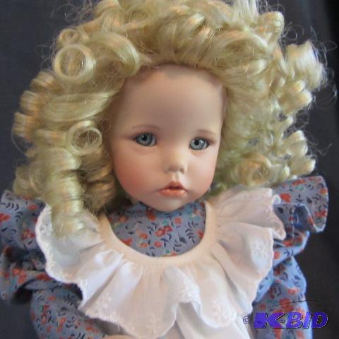 lot 59 image: Hilary, Dianna Effner Doll