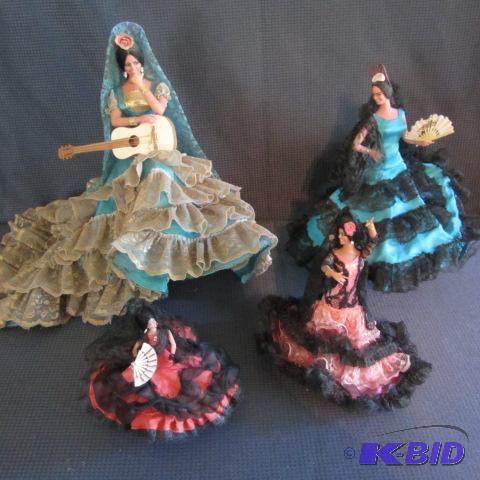 lot 67 image: Spanish Costume Dolls