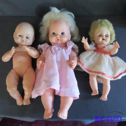 lot 76 image: Vintage Dolls