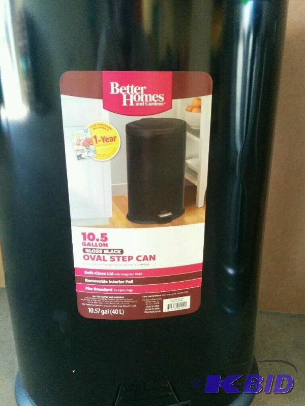 Step Garbage Can with Lid