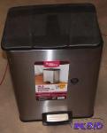 Step Garbage Can with Lid
