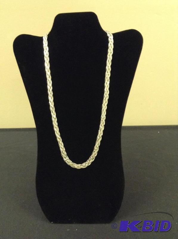 Approx 10 herringbone silver necklace