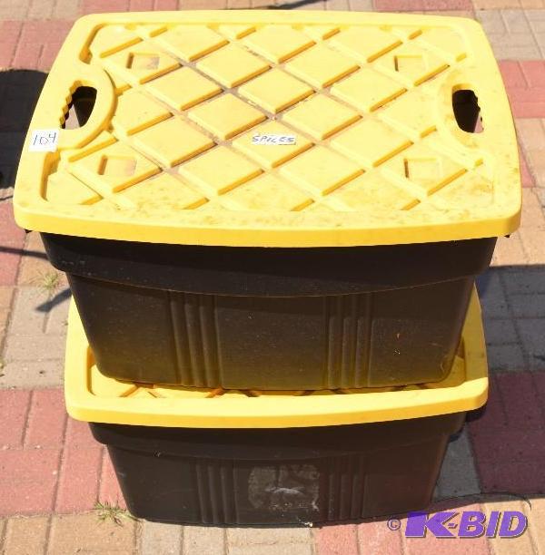 lot 104 image: 2 plastic tubs...
