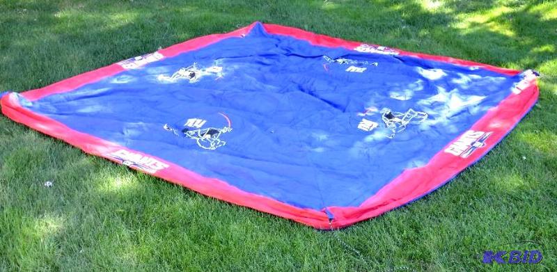 lot 111 image: NY Giants canopy cover aprox&nbsp10 x 10...