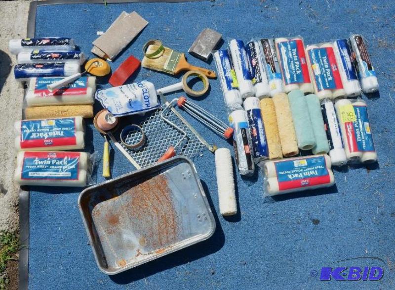 lot 116 image: Large lot of paint supplies...