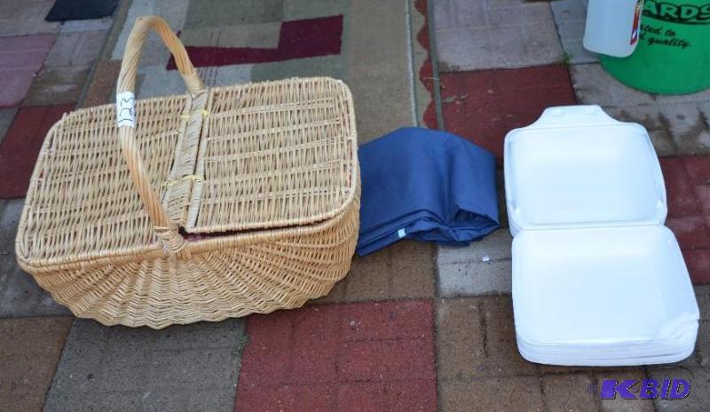 lot 123 image: Picnic basket and takeout boxes...