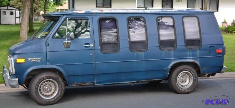 lot 2 image: 1991 Chevy Conversion Van VIN# 2GBEG25K8M4124...