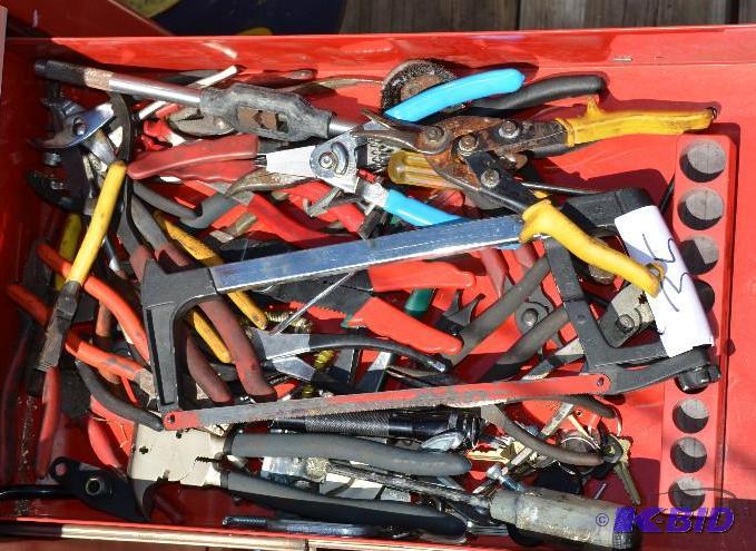 lot 35 image: Drawer Full of Stripping Pliers & Other m...