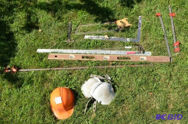 lot 69 image: Pyramex hard hat , clc knee pads,saw,hammer,r...