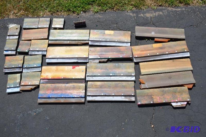 lot 14 image: Silk screen squeegees of various sizes...